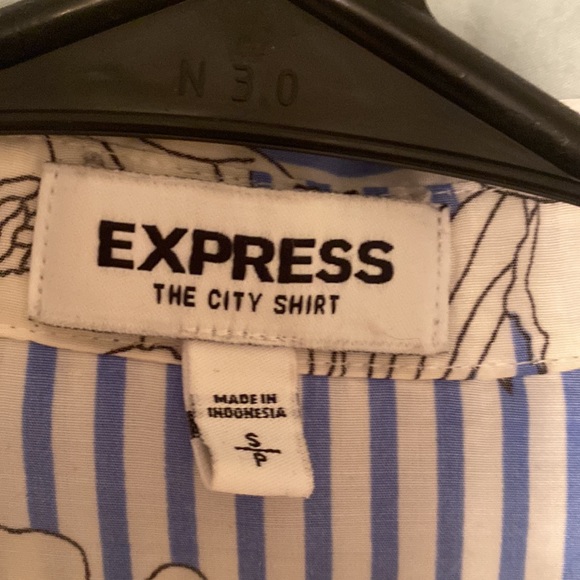 Express button up blouse - Picture 2 of 3